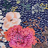 Pieni lisäkuva, jossa Trikoo digiprint isot kukat pienellä köynnöstaustalla sininen