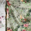 Pieni lisäkuva, jossa Viskoosikangas digiprint maalatut ruusukimput
