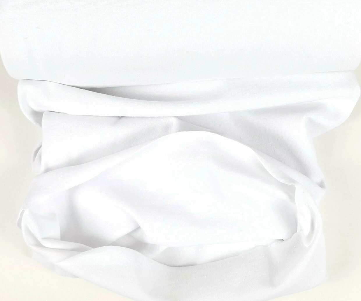 Kuvassa Yksivärinen resori kierrätysmateriaaleista Kirkas valkoinen